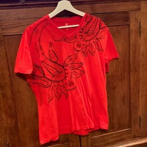 Men’s L red/orange tee with metallic black stitching on